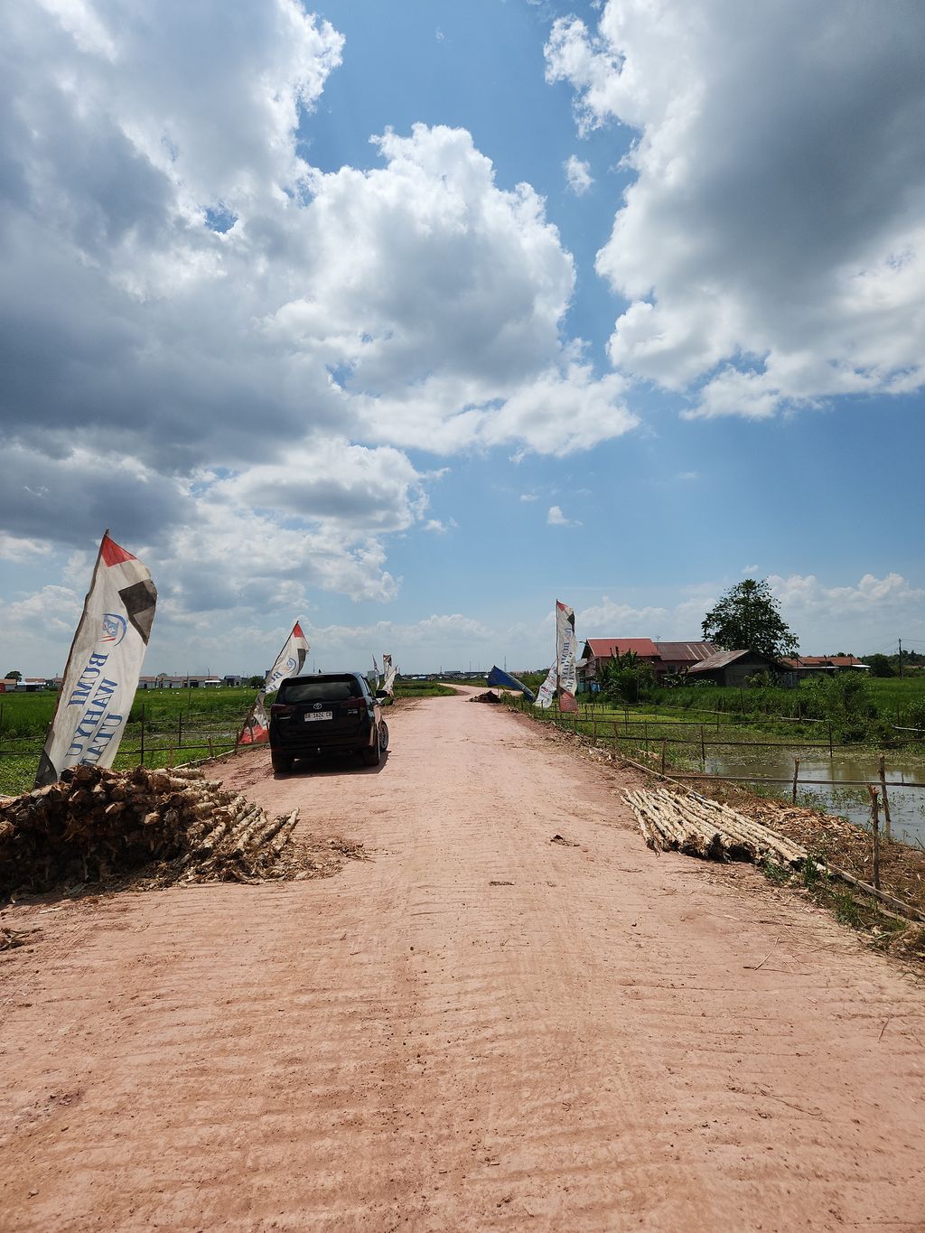 foto posisi tengah perumahan BUMI WAHYU UTAMA 16
