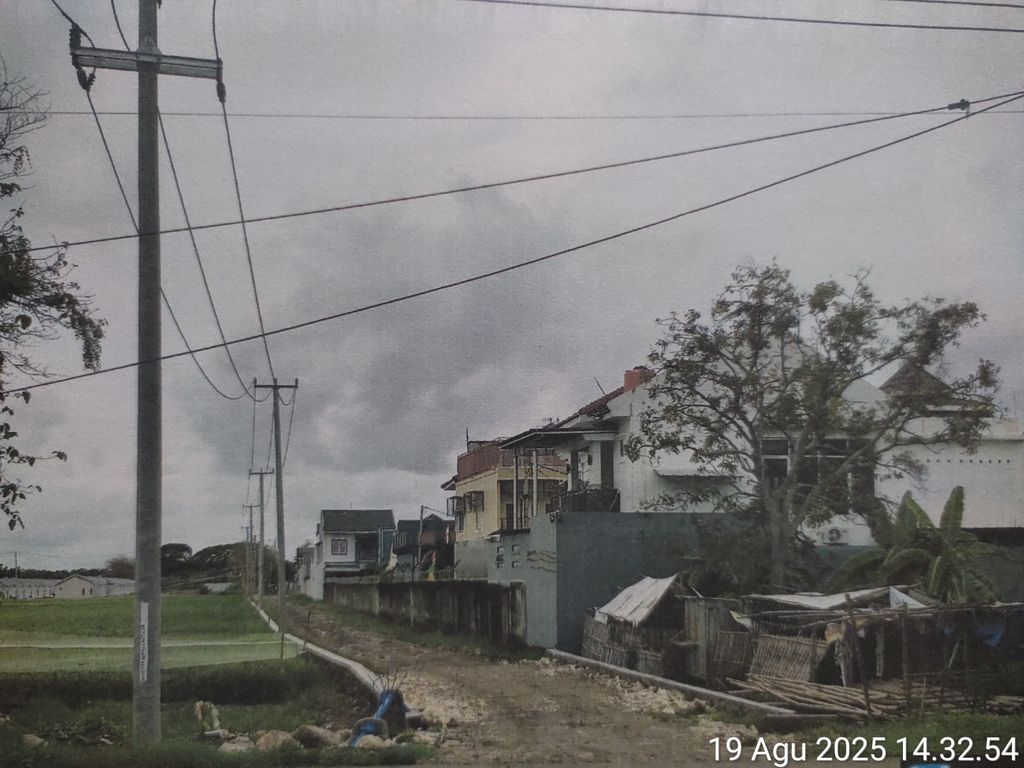 foto gerbang perumahan ALANA VILLAGE GATSU