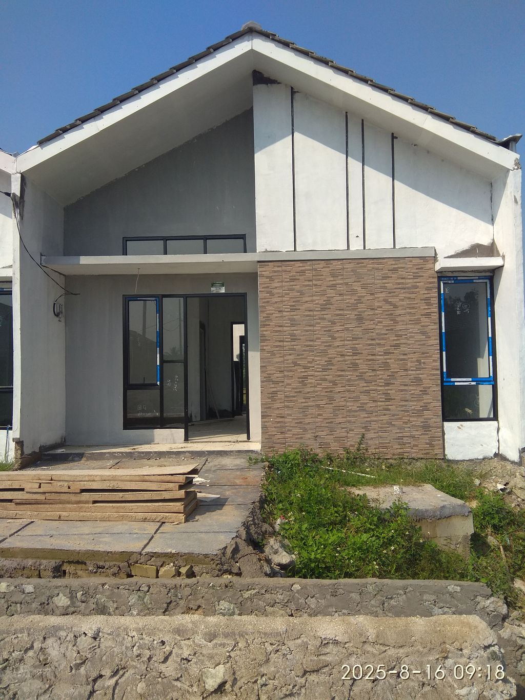 foto tampak rumah tipe Ishtar 27/52 (D01 - Harga No. 1) perumahan Senopati Estate Sepatan