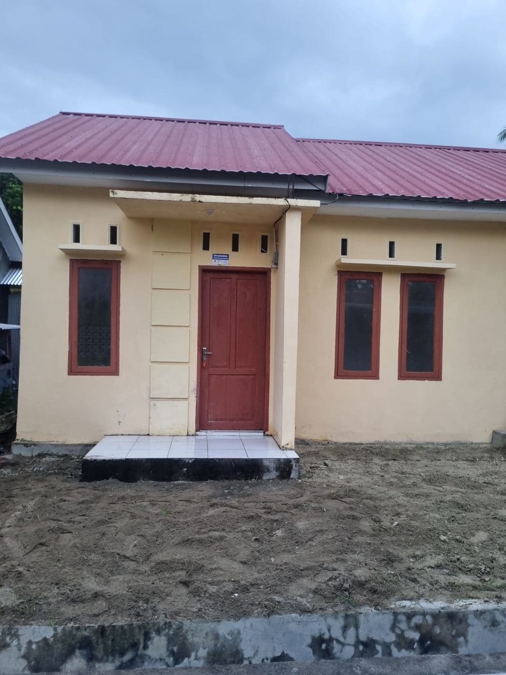 foto tampak rumah tipe 36/84 perumahan ANAYA RESIDENCE