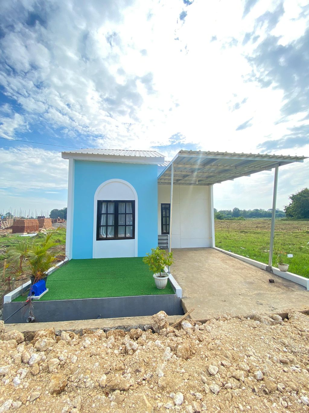 foto tampak rumah tipe 36/108 perumahan MadeiRa Residence