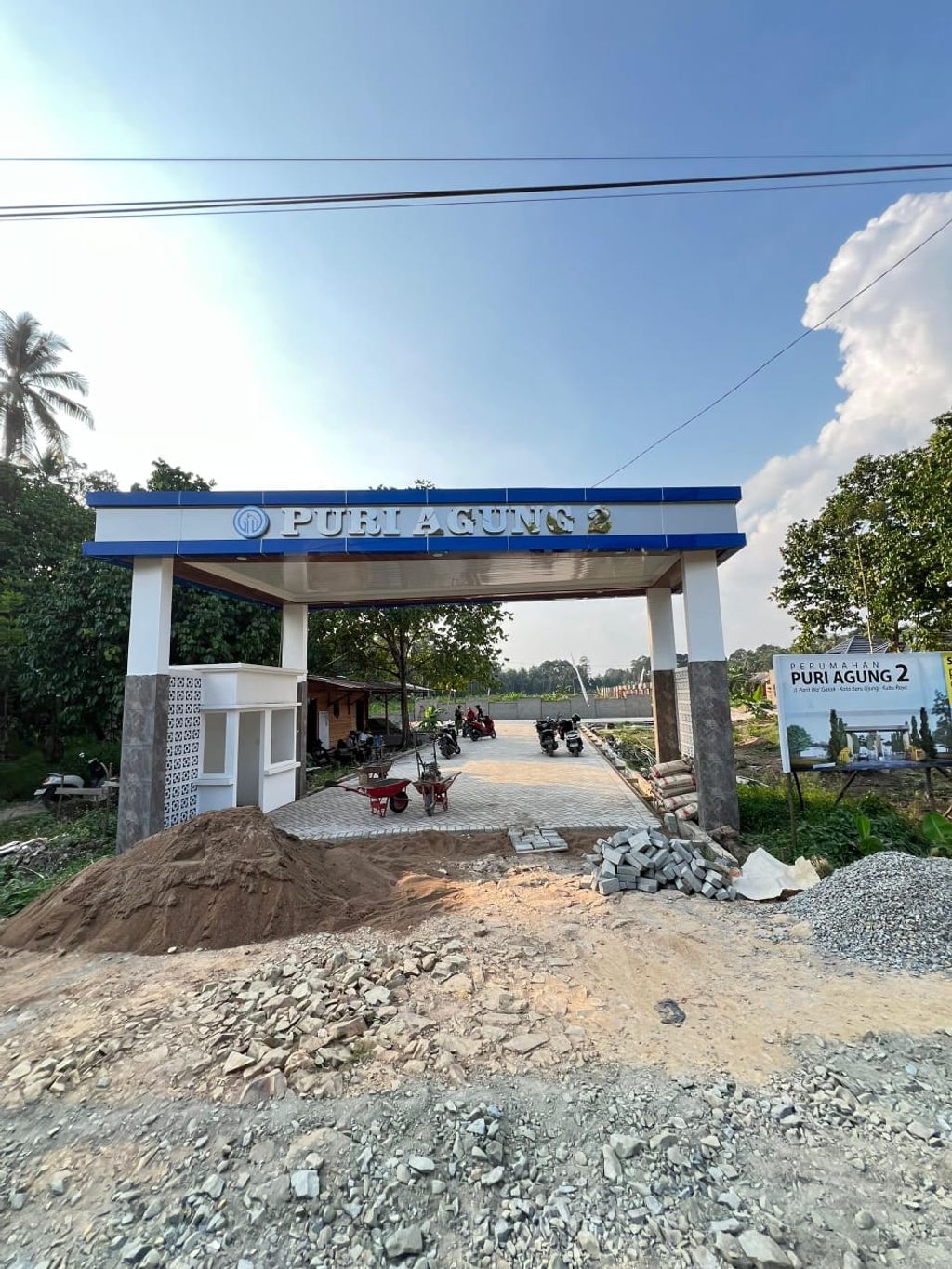 foto gerbang perumahan PURI AGUNG 2
