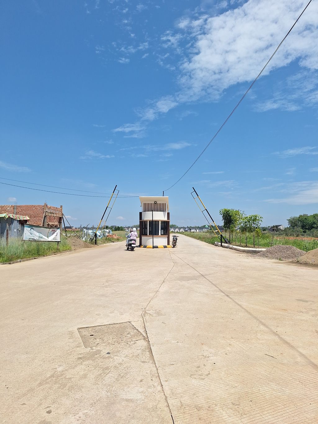 foto gerbang perumahan GRAND KENCANA UTAMA CLUSTER BALI I