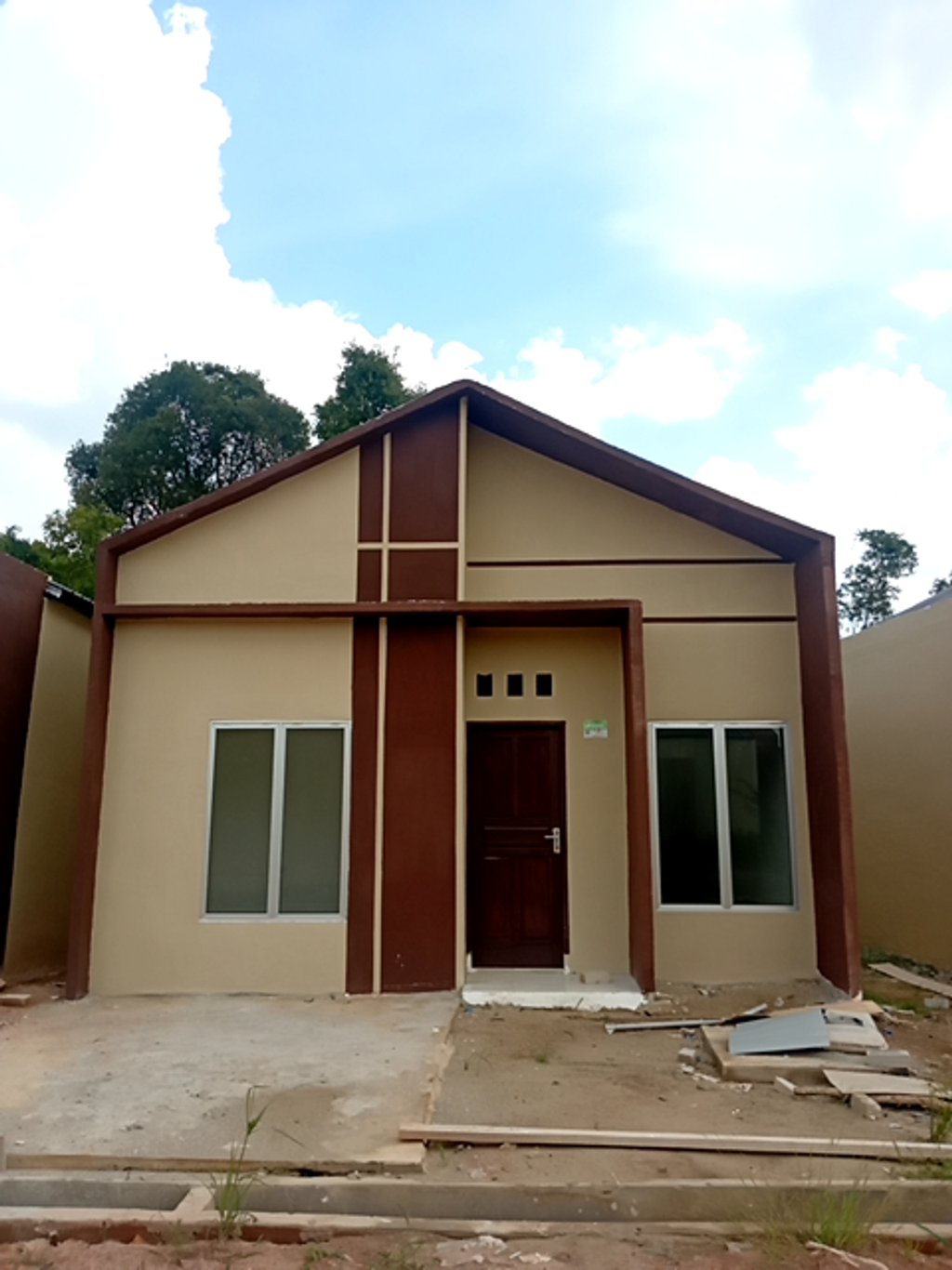 foto tampak rumah tipe 38/84 perumahan Proland Borang 2