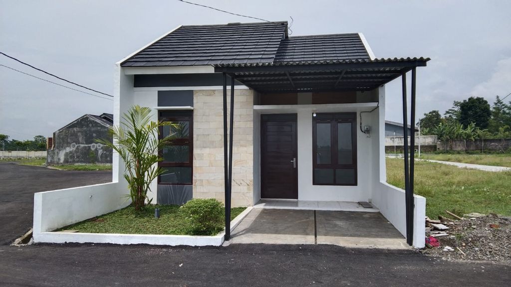 foto tampak rumah tipe BLOK E perumahan PERMATA PERWIRA