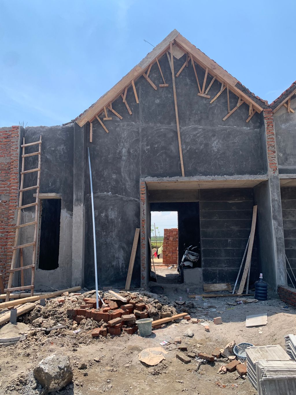 foto contoh rumah perumahan GRAND ROYAL CERME 2A