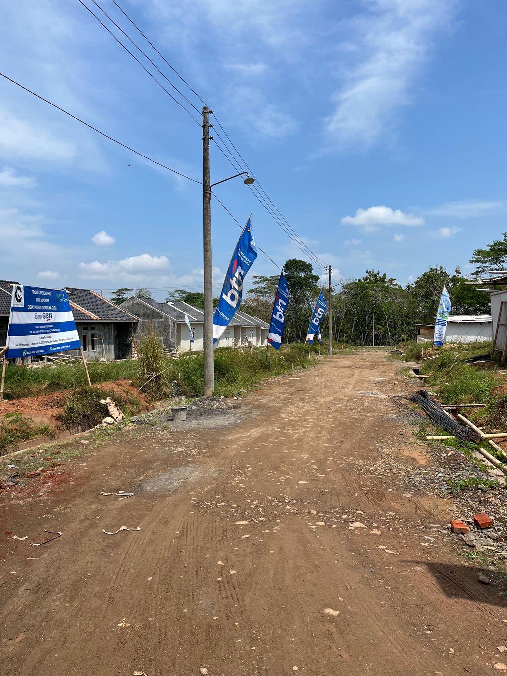 foto posisi tengah perumahan PURI MADURA