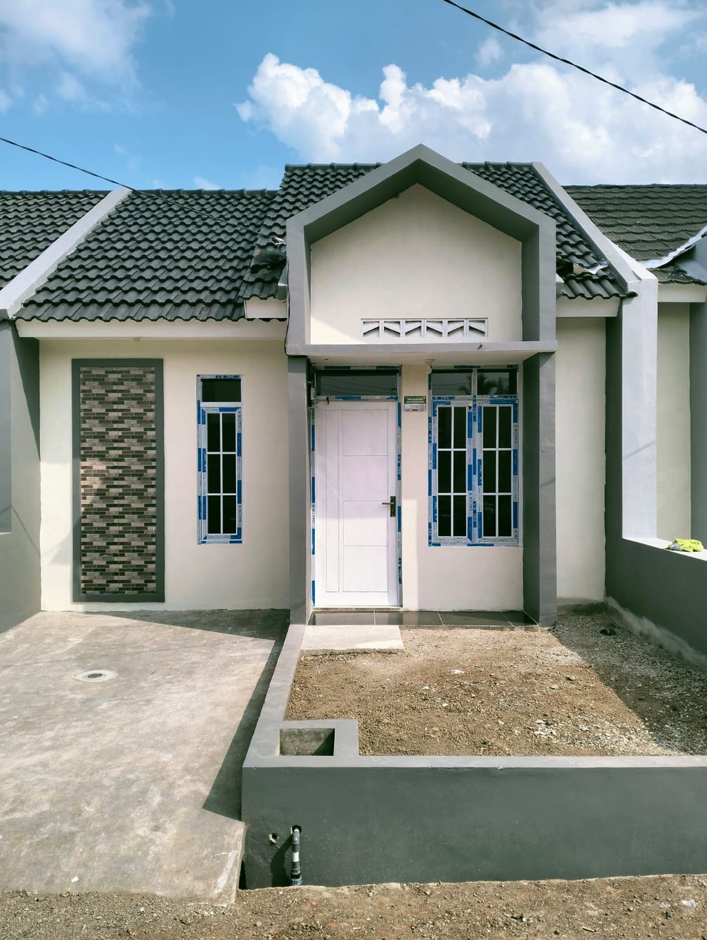 foto tampak rumah tipe SAFIR 36/66 perumahan Perum Puri Singkup Indah