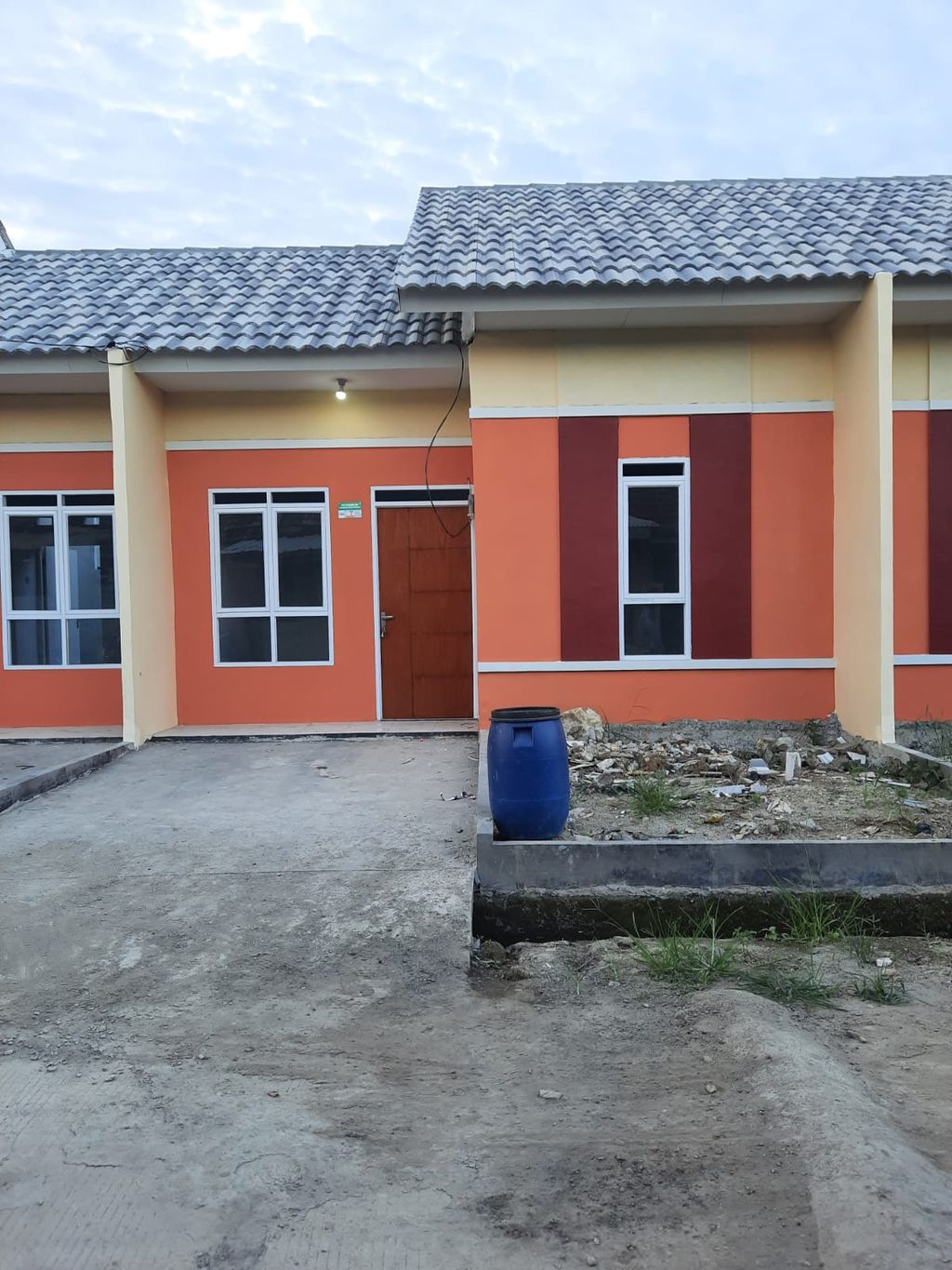 foto tampak rumah tipe 30/60 (Old Orange) perumahan BUMI SUKASARI INDAH