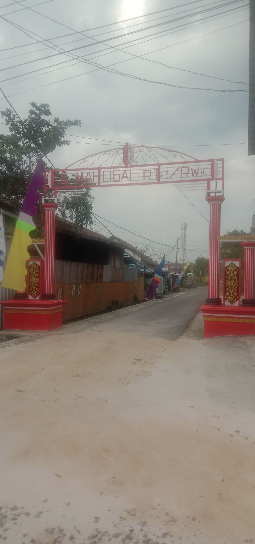 foto gerbang perumahan MAHLIGAI