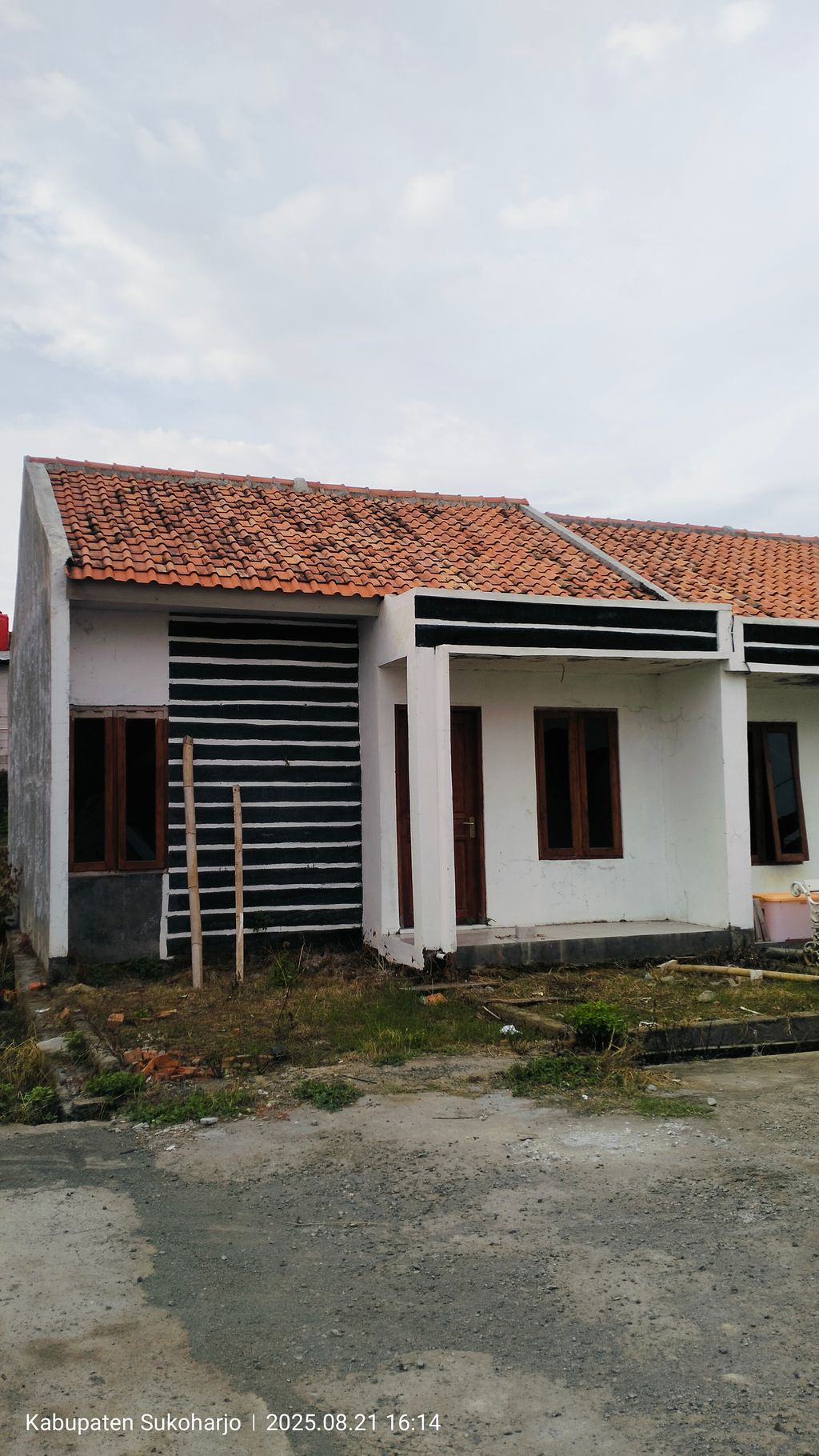foto contoh rumah perumahan Elegant Permai
