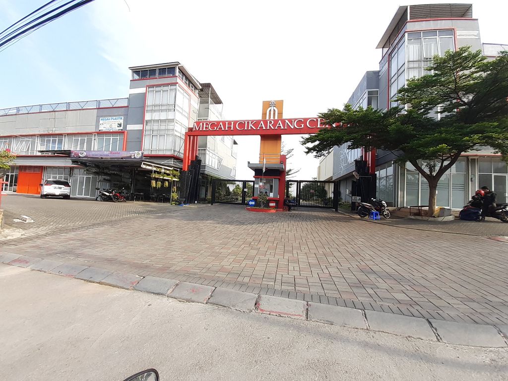 foto gerbang perumahan MEGAH CIKARANG CENTER KOMERSIAL