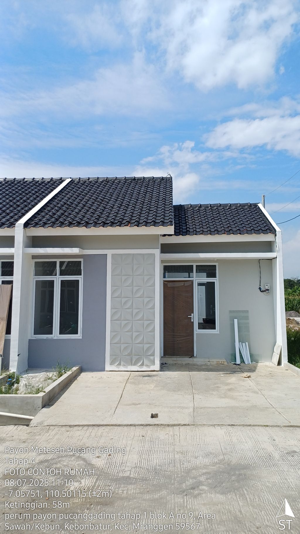 foto tampak rumah tipe 27 perumahan PAYON METESEH PERUMNAS PUCANG GADING TAHAP 3