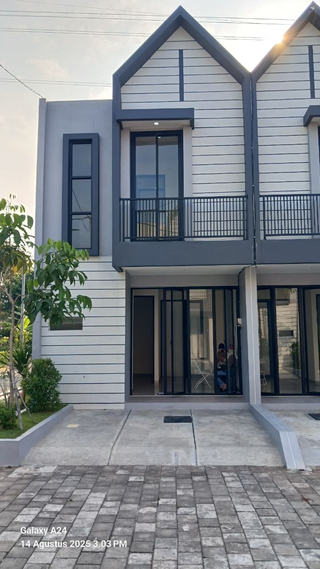 foto tampak rumah tipe 60/66 perumahan Anggrek Residence @Prapen