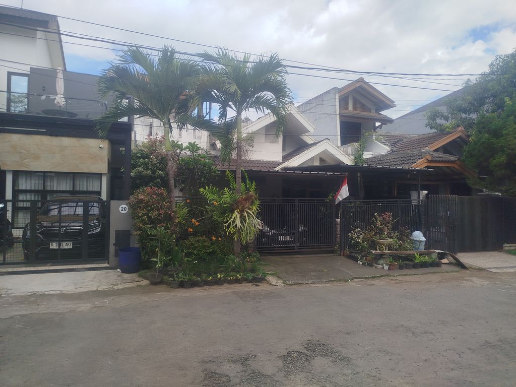 foto posisi tengah perumahan Istana Kawaluyaan