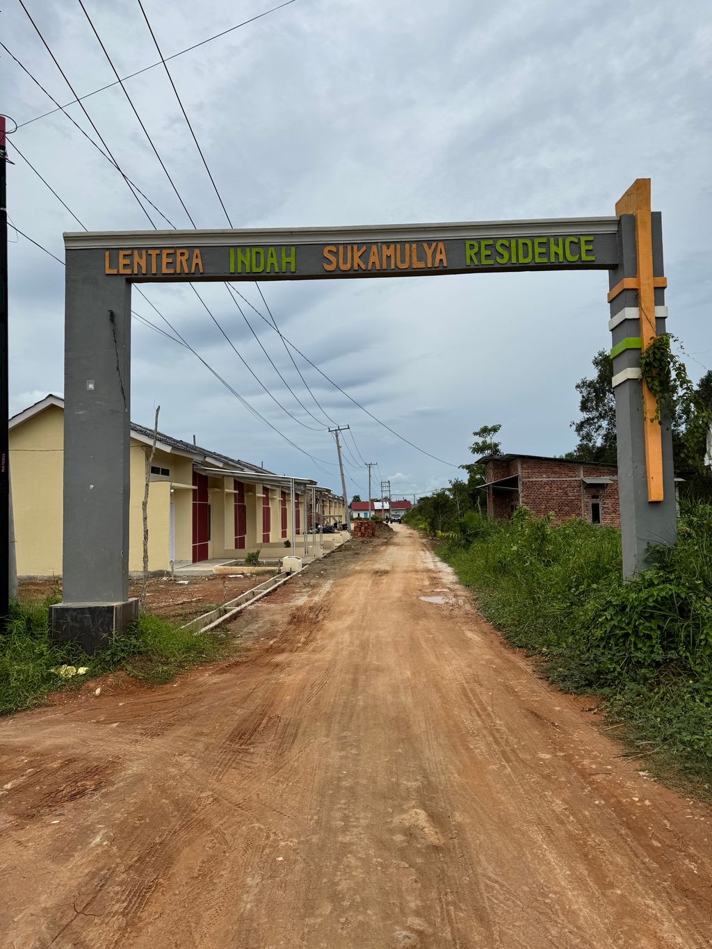 foto gerbang perumahan LILYA RESIDENCE TAHAP 2B