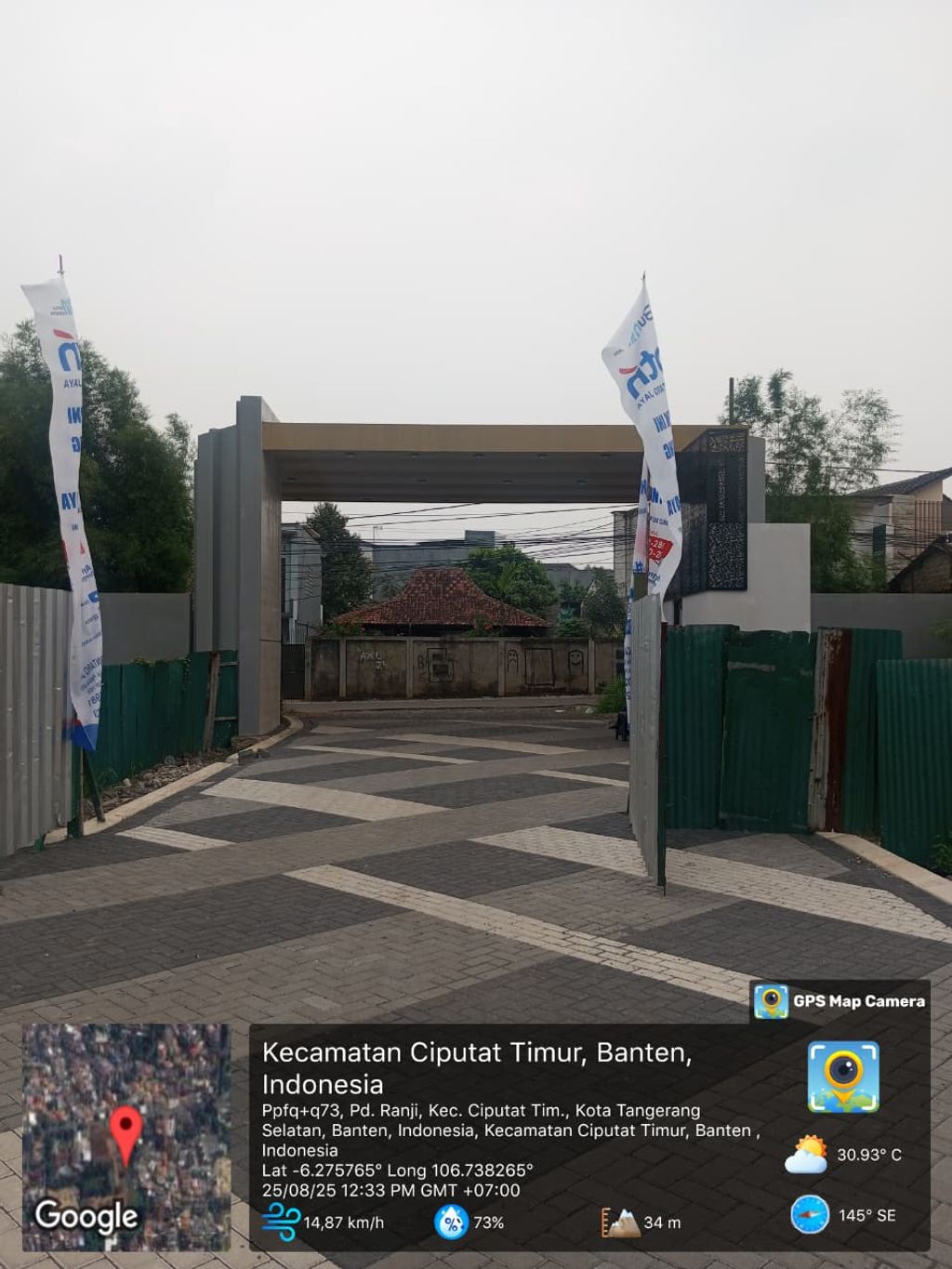 foto gerbang perumahan CHERRYWOODS BINTARO