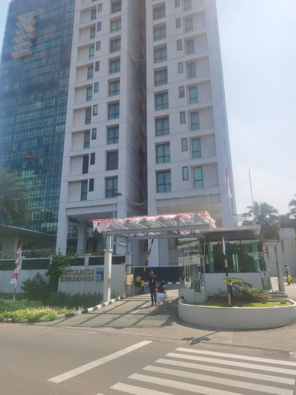 foto gerbang perumahan Setiabudi Residences