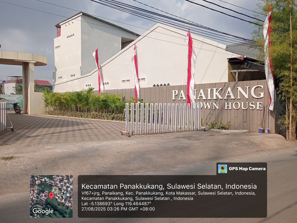 foto gerbang perumahan Panaikang Town House