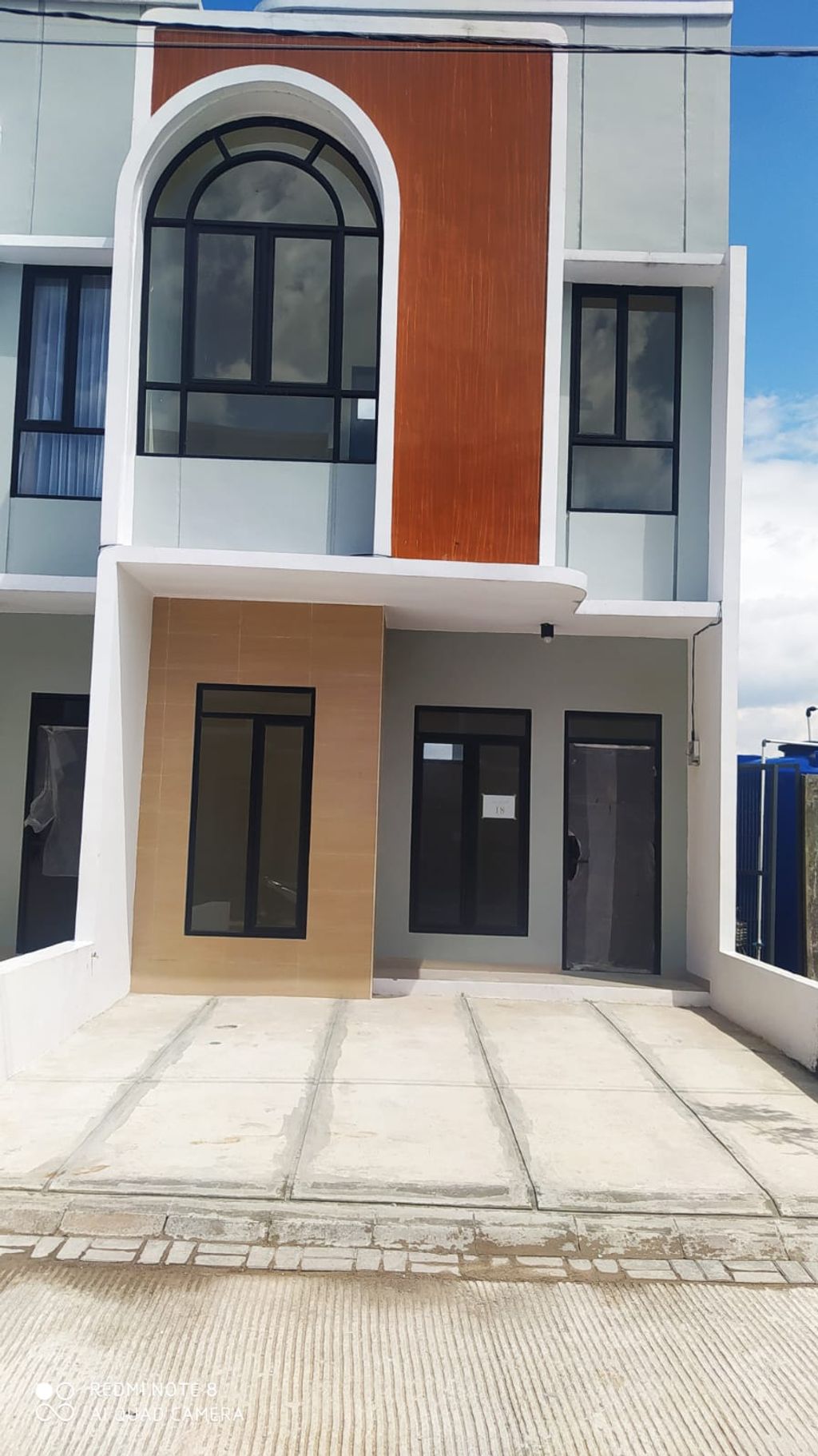 foto tampak rumah tipe 43 Compact 3 Kamar HC (498) perumahan G-Land Ciwastra Park 2