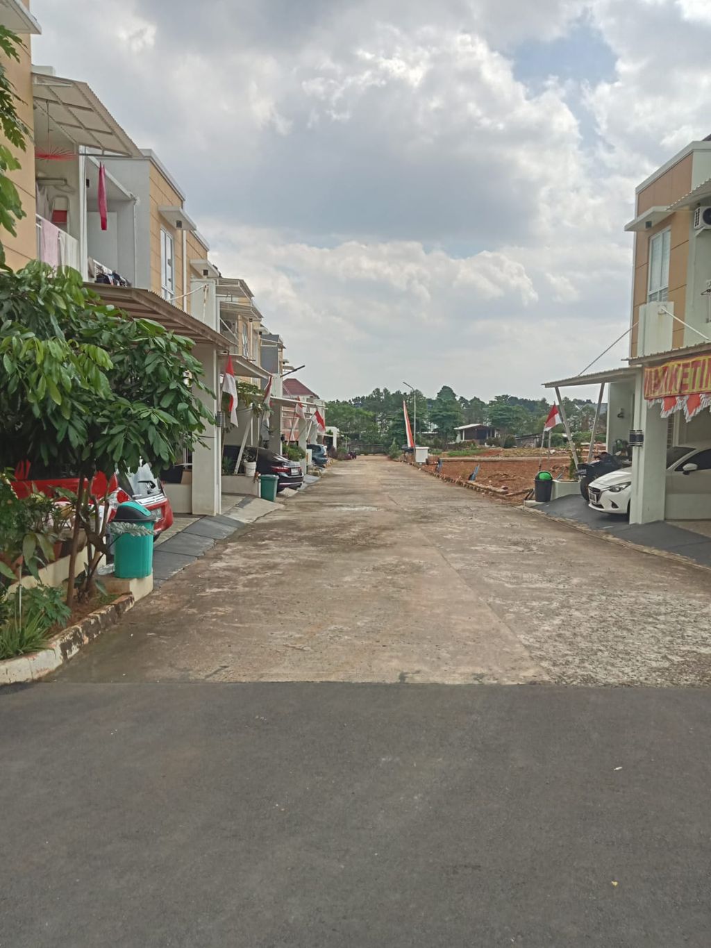 foto posisi tengah perumahan TRIA ADARA RESIDENCE 12 SERPONG
