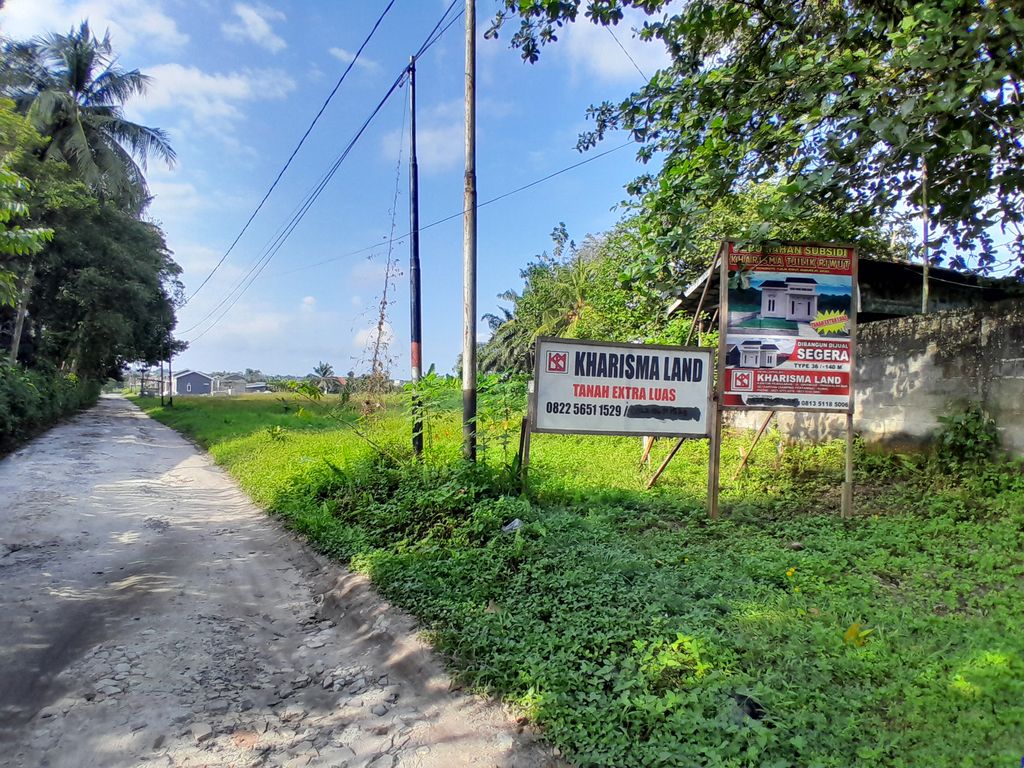 foto gerbang perumahan KHARISMA TJILK RIWUT