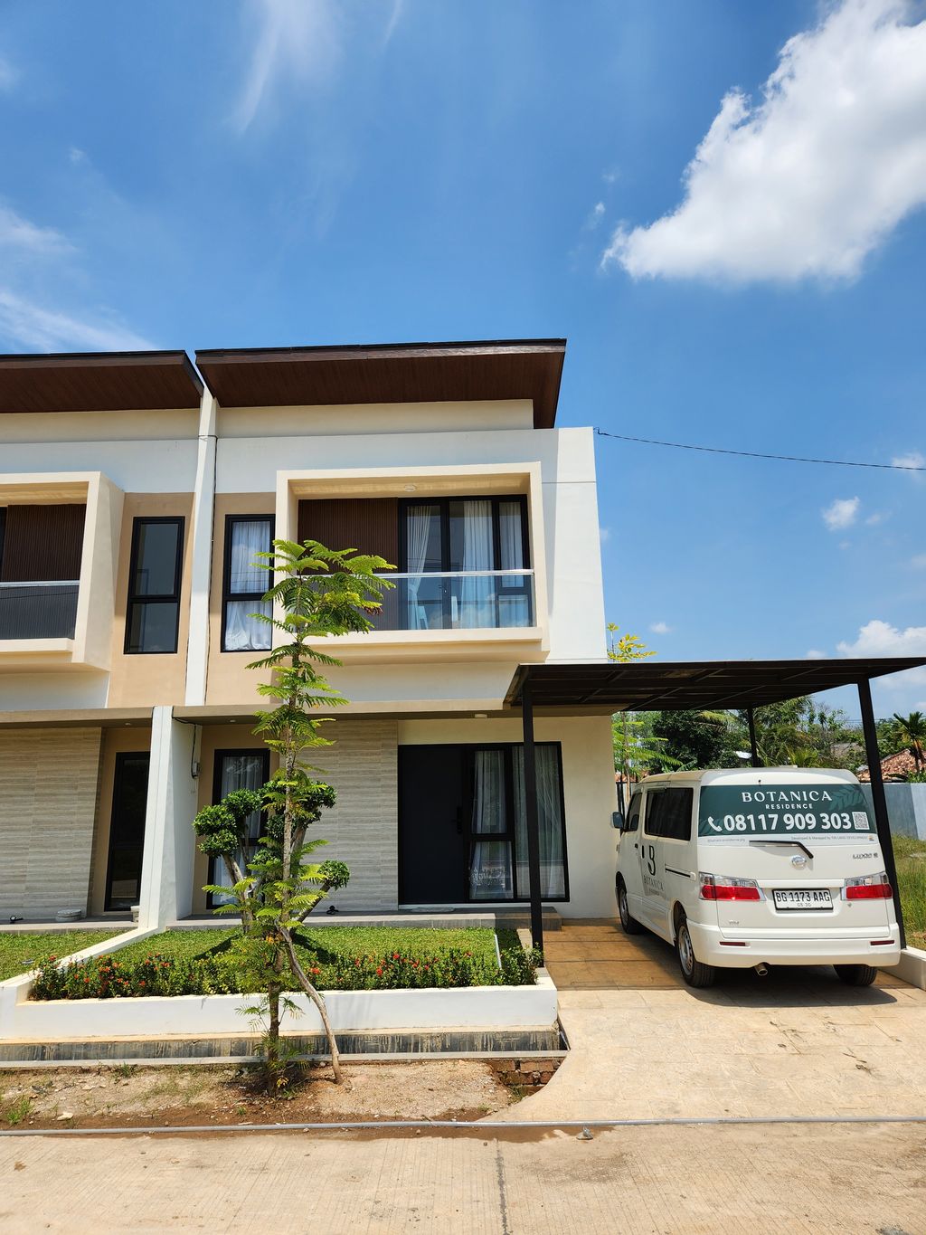 foto contoh rumah perumahan BOTANICA RESIDENCE