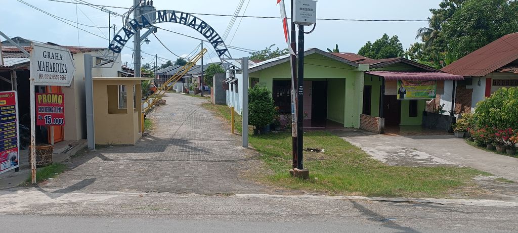 foto gerbang perumahan GRAHA MAHARDIKA RESIDENCE (Rumah Kopel)