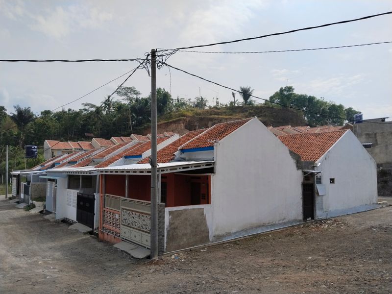 foto posisi tengah perumahan MULYAHURIP ANUGRAH PERSADA