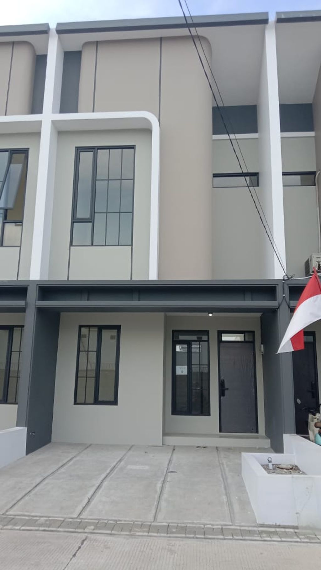 foto tampak rumah tipe 41 Compact High Ceiling (3KT) (592) perumahan G-Land Ciwastra Park 2