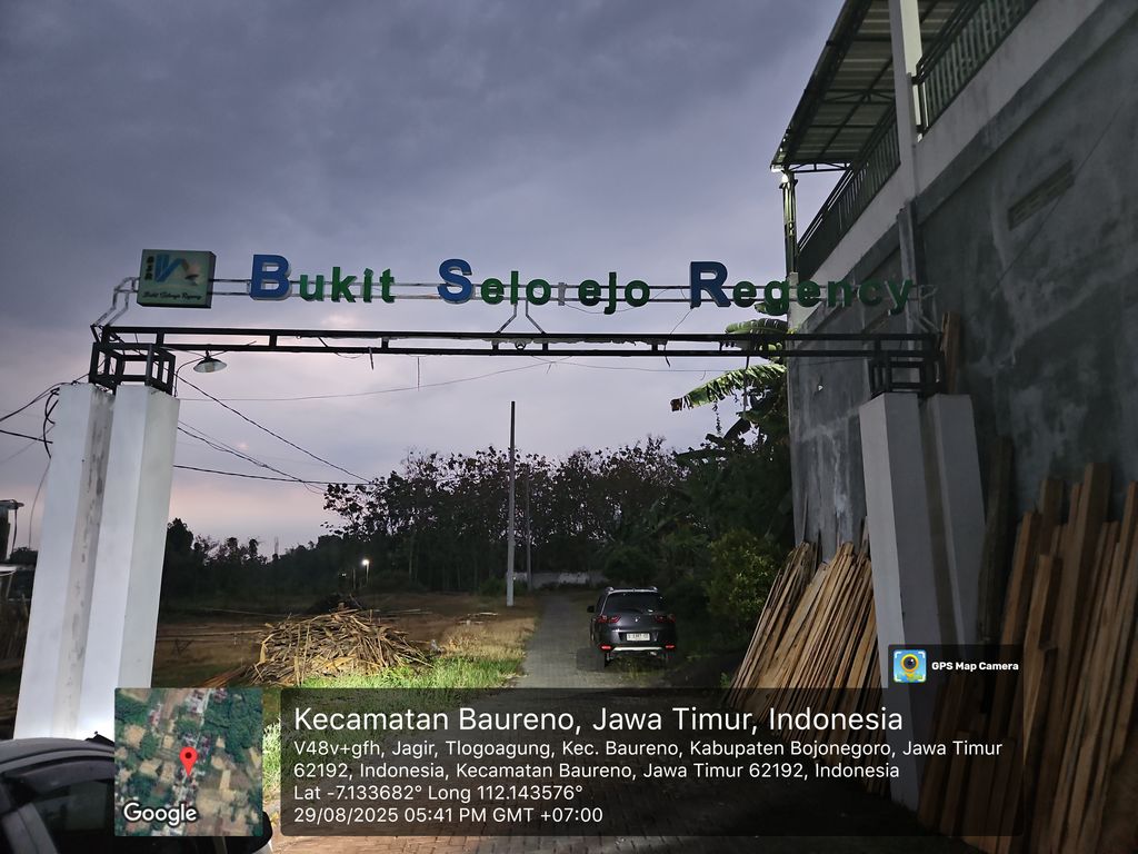foto gerbang perumahan BUKIT SELOREJO REGENCY