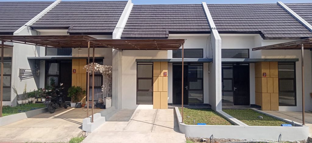 foto tampak rumah tipe 32/60 perumahan Margahurip Banjaran