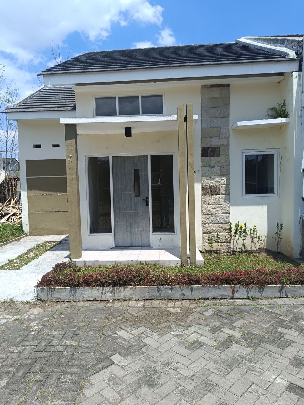 foto posisi tengah perumahan Perumahan Puri Tegal Gede Residence