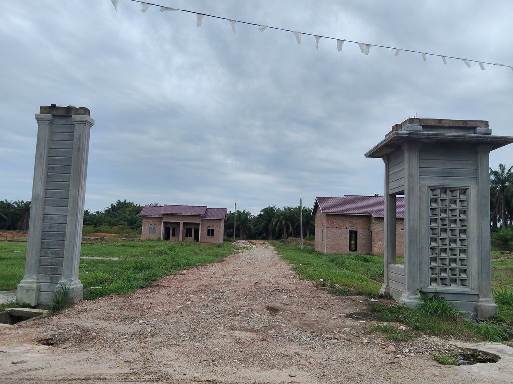 foto gerbang perumahan De Prabu 8