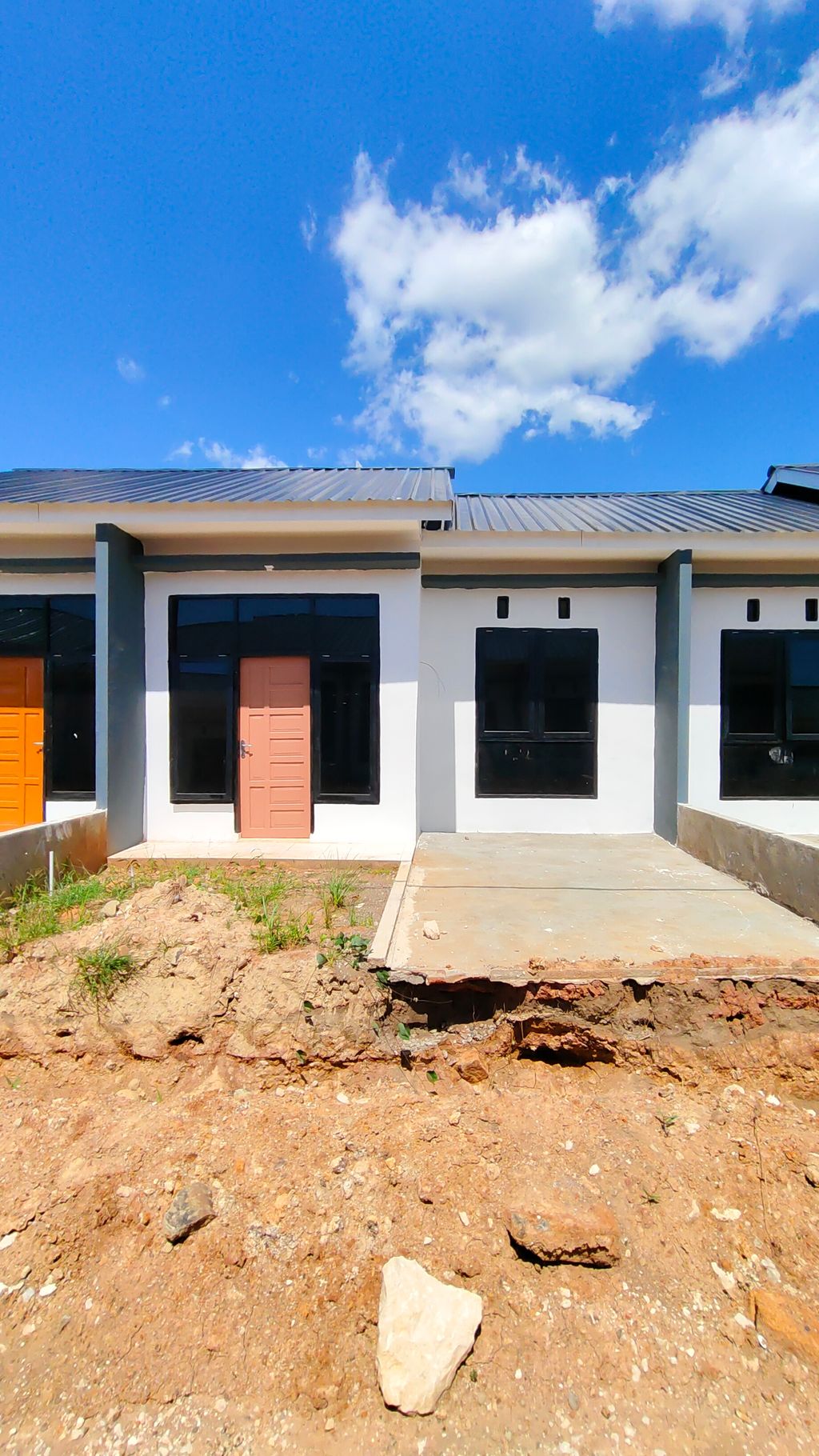 foto gerbang perumahan GRAND RAYA KARIANGO TAHAP 3