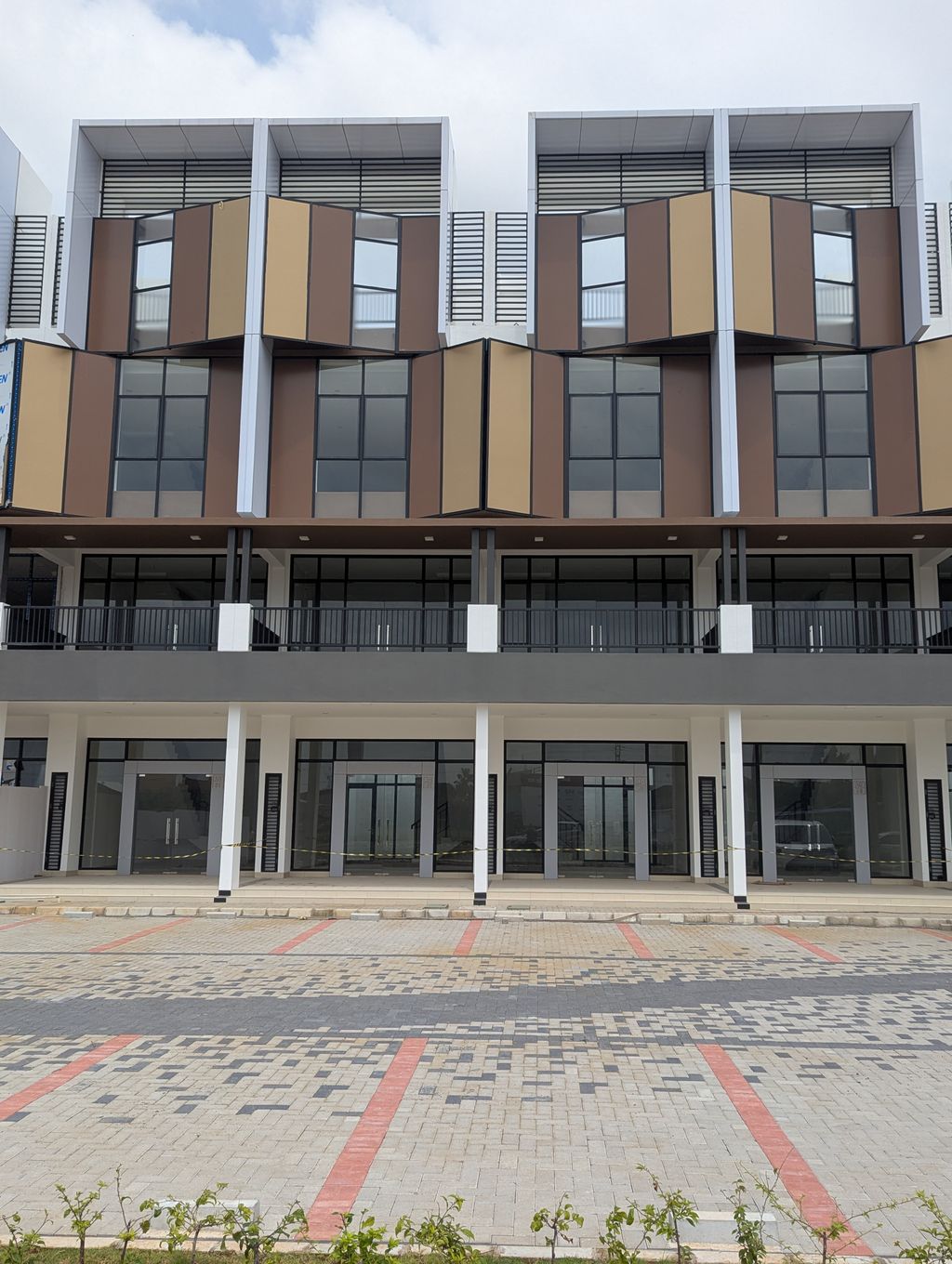 foto contoh rumah perumahan SUMMARECON CROWN GADING - GADING BULEVAR COMMERCIAL