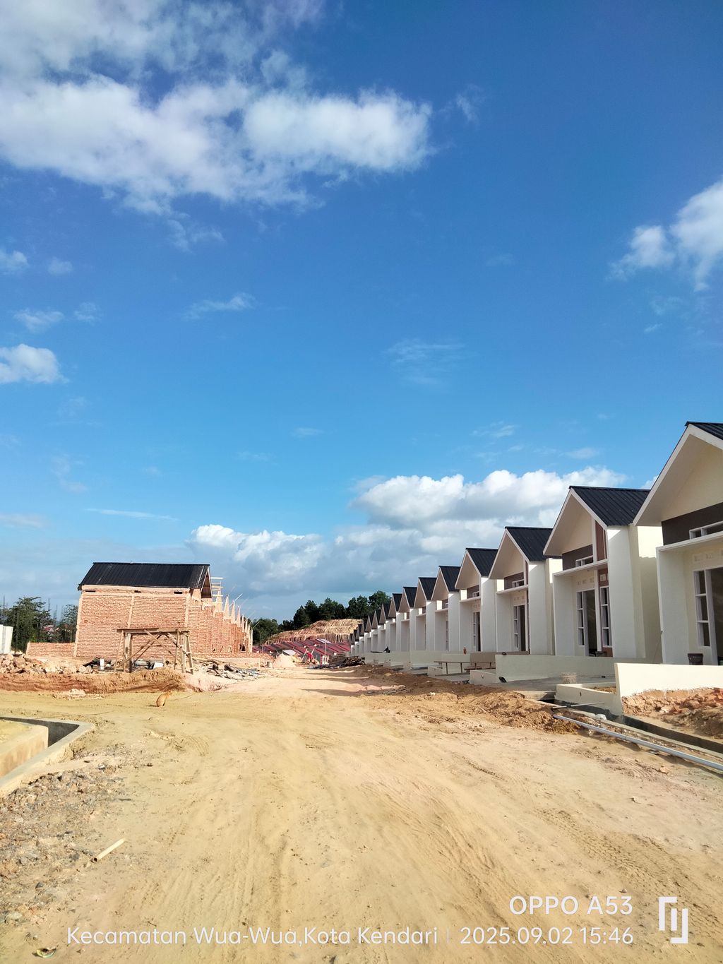 foto gerbang perumahan grand lagosi tahap 2