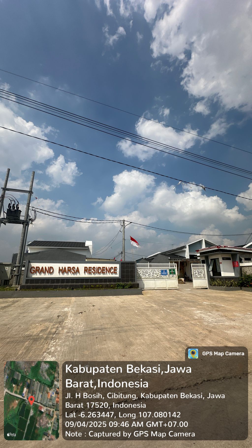 foto gerbang perumahan GRAND HARSA RESIDENCE