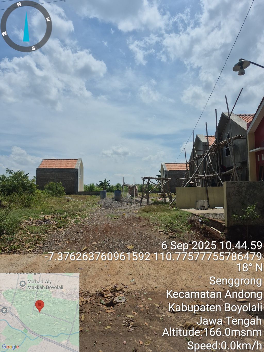 foto gerbang perumahan Graha Mulia Senggrong
