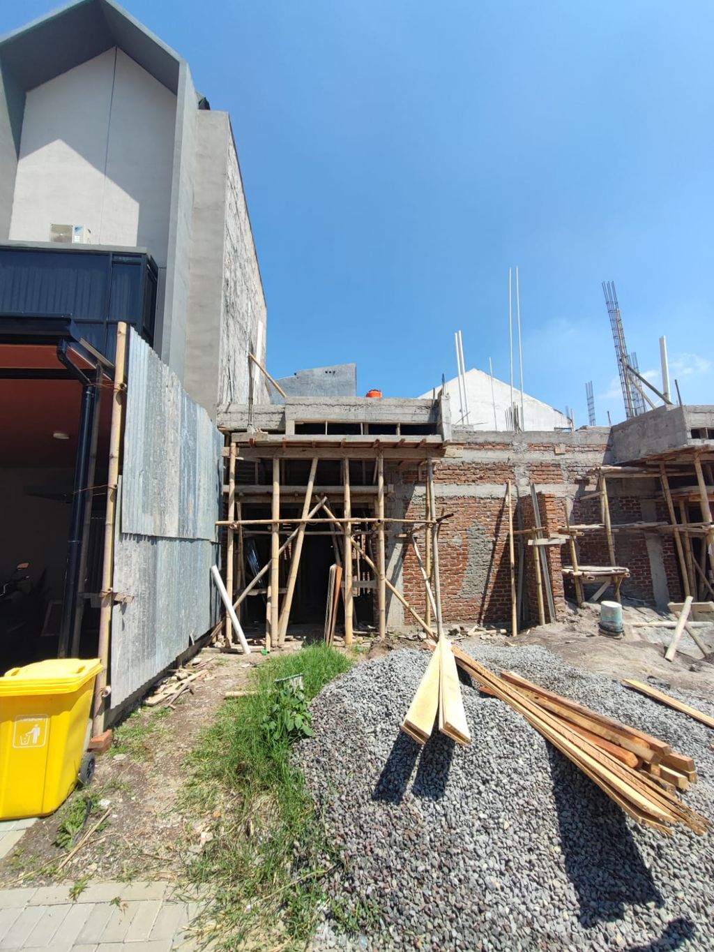 foto tampak rumah tipe 90 (B11) perumahan Kopo Harmonis Townhouse