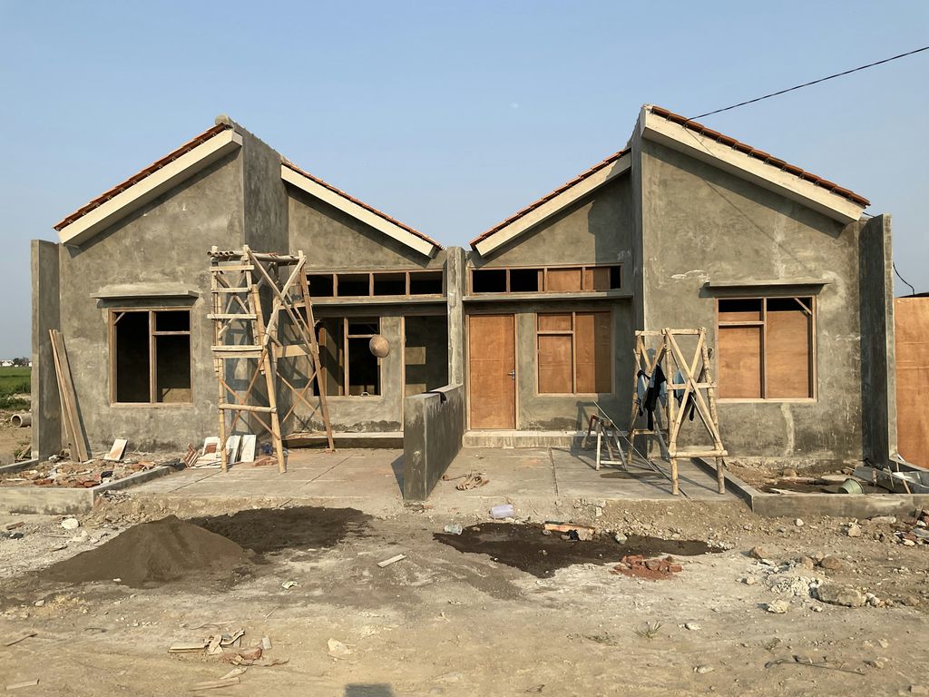 foto contoh rumah perumahan Perumahan Royal Village Karangtengah