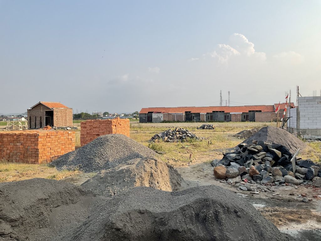 foto posisi tengah perumahan Perumahan Royal Village Karangtengah