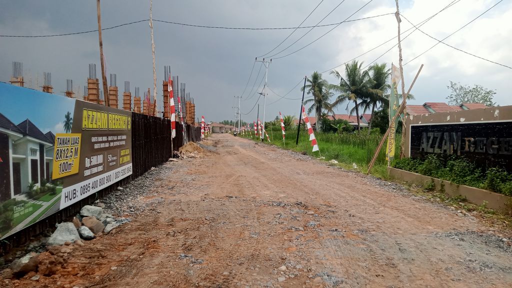 foto gerbang perumahan Azzam Regency 3