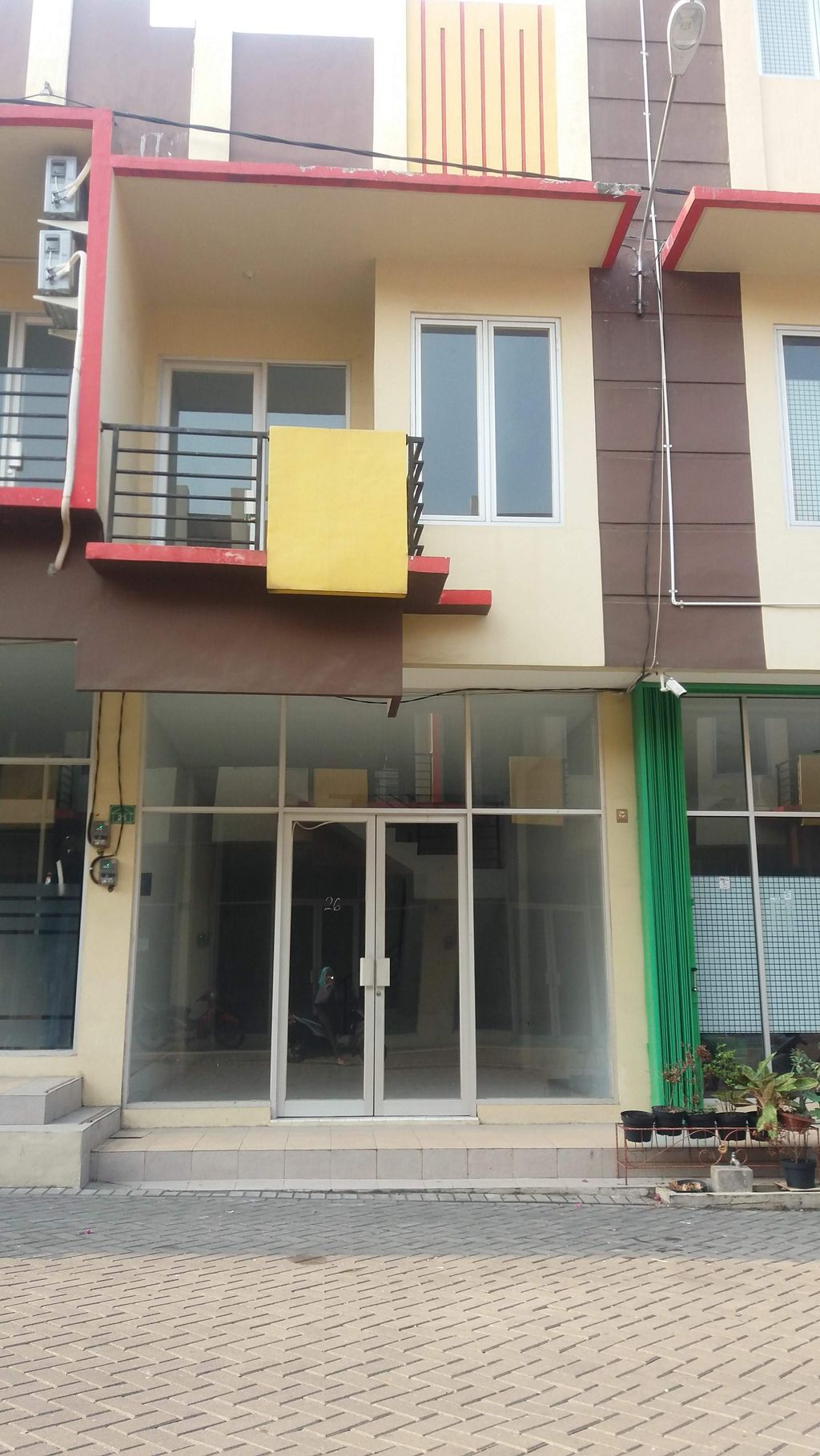 foto tampak rumah tipe RUKO perumahan MEGAH CIKARANG CENTER KOMERSIAL