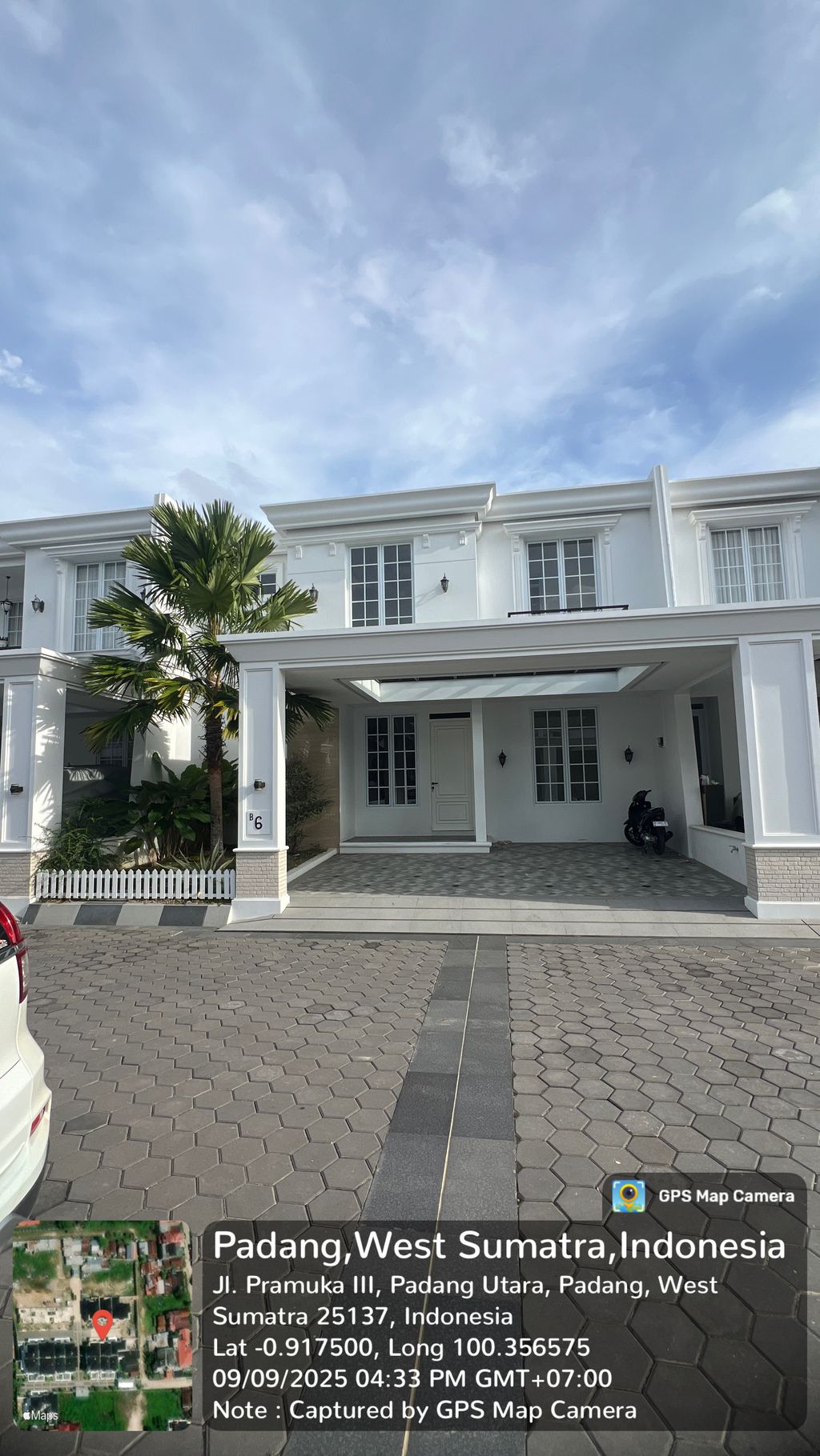 foto tampak rumah tipe 150/180 perumahan Mega Asri