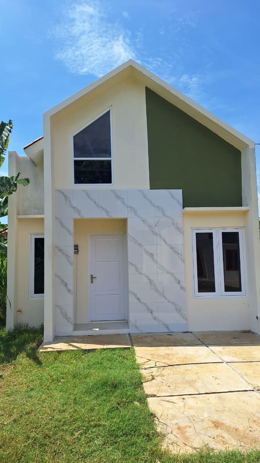 foto tampak rumah tipe 32/60 perumahan Graha Mulia Senggrong