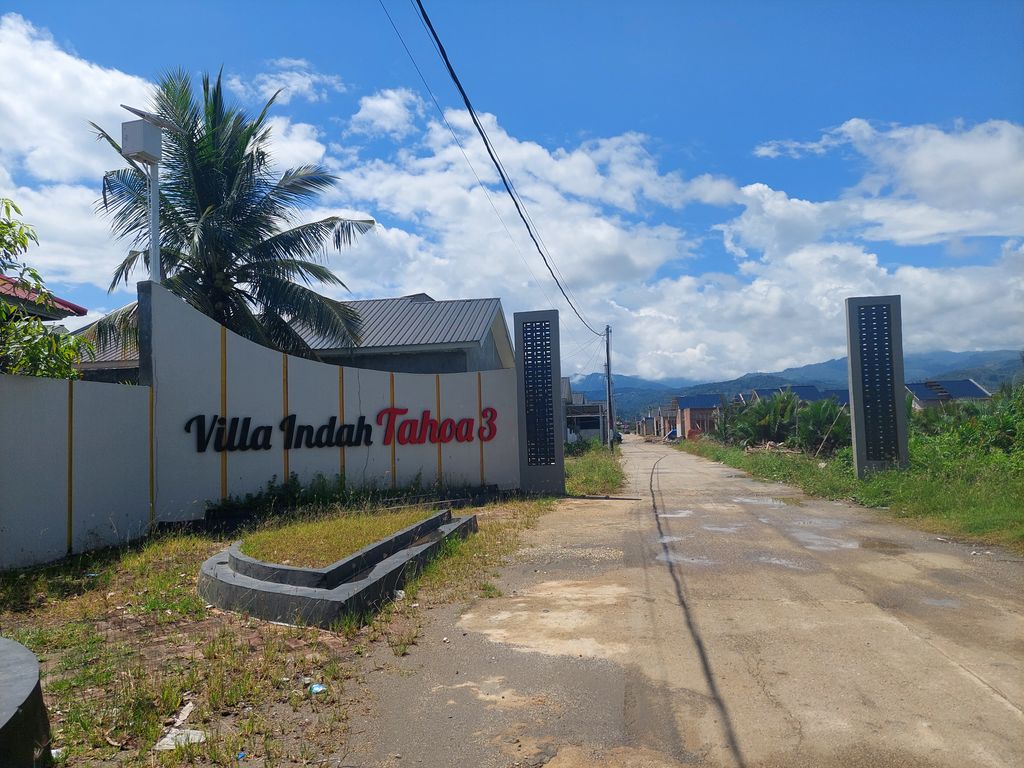 foto gerbang perumahan VILLA INDAH TAHOA 3