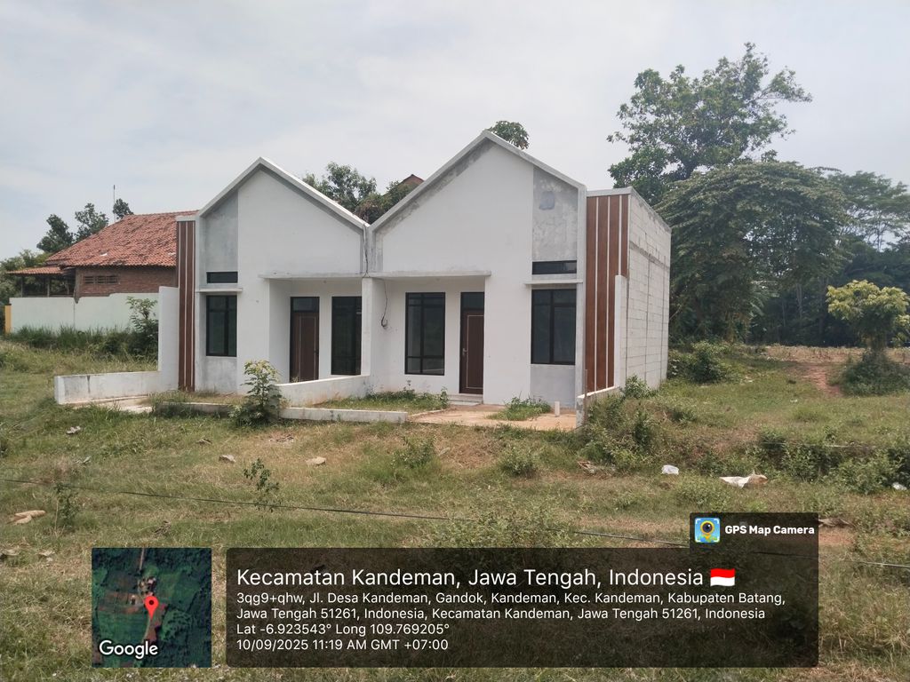 foto contoh rumah perumahan GRIYA KANDEMAN BARU
