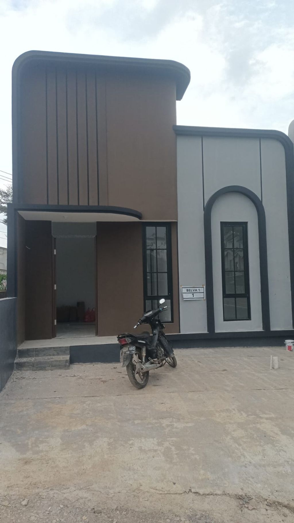 foto tampak rumah tipe 36 1 Lantai Kontur (412) perumahan G-Land Padalarang Valley