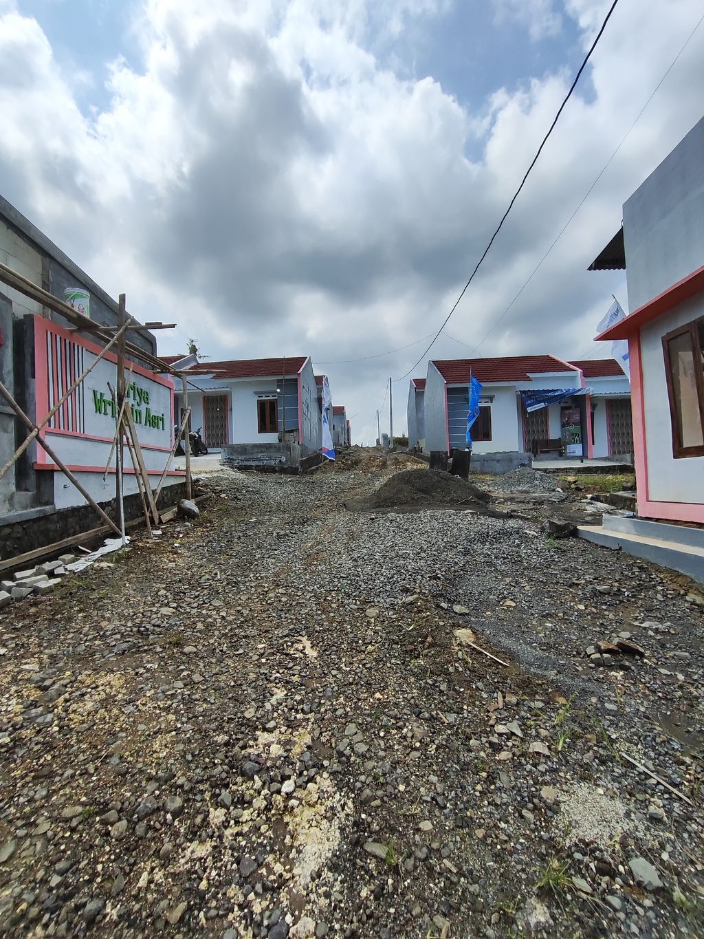 foto posisi tengah perumahan GRIYA WRINGIN ASRI